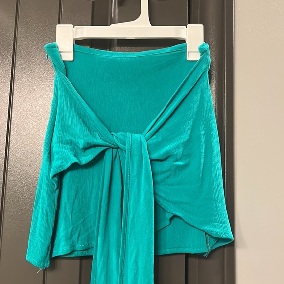 Green skirt - Picture 2 of 4